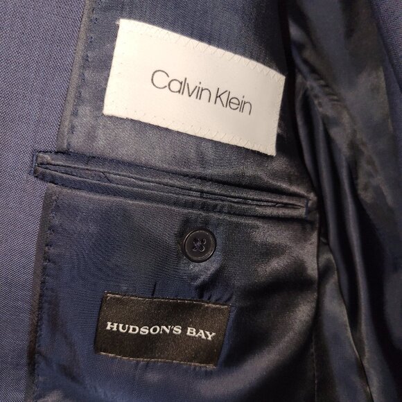 Calvin Klein Slim Fit Wool Suit in Blue, size 42S - Picture 2 of 8